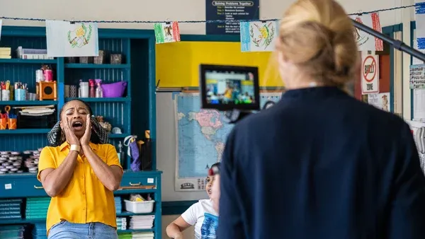 Behind the scenes photo 8